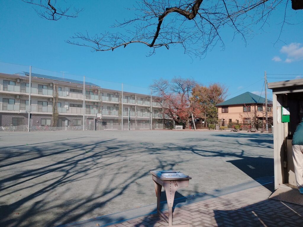 e382b5e38383e382abe383bce381a7e3818de3828be585ace59c92e381aee3818ae38199e38199e38281e382b9e3839de38383e38388e381a8e3839ee3838ae383bc サッカーできる公園のおすすめスポットとマナー