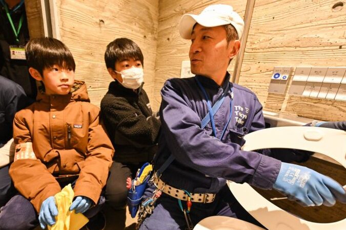 e585ace59c92e381aee38388e382a4e383ace381afe8aab0e3818ce68e83e999a4e38197e381a6e38184e3828be381aee3818be38292e8a7a3e8aaac 公園のトイレは誰が掃除しているのかを解説